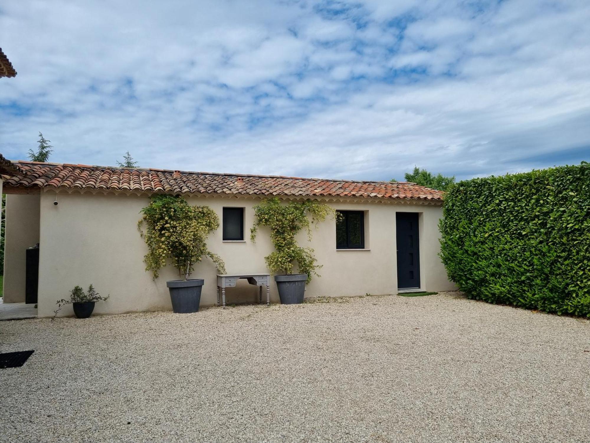 Petit Nid Douillet En Luberon Avec Spa Ansouis Luaran gambar